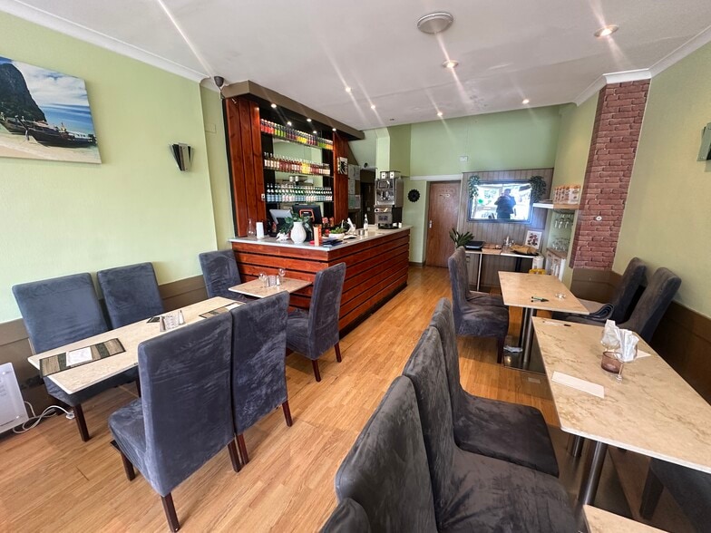 107-107A Friern Barnet Rd, London for lease - Interior Photo - Image 3 of 6