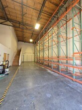 27375-27381 Via Industria, Temecula, CA à louer Photo intérieure- Image 2 de 8