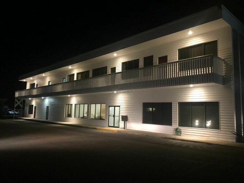 14 Live Oak St, Gulf Breeze, FL for lease - Building Photo - Image 2 of 11