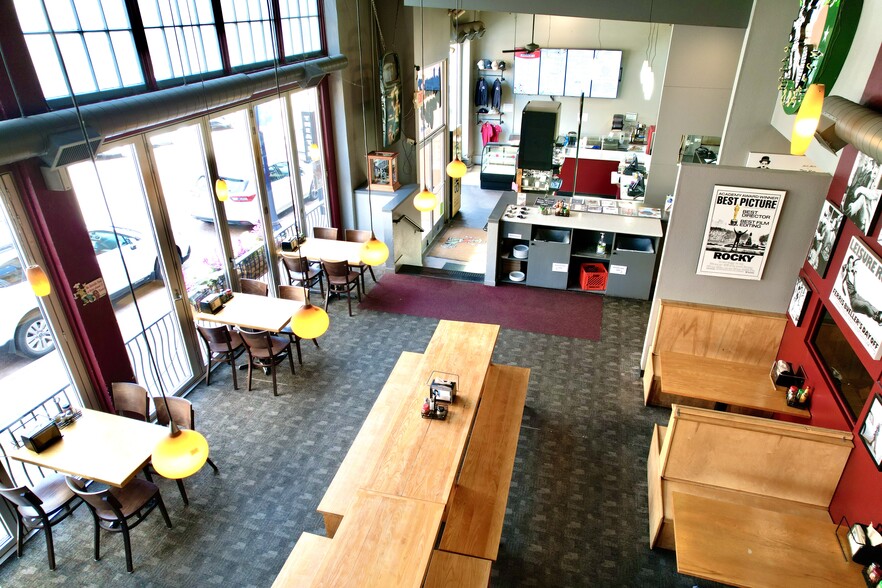 107 Oak St, Hood River, OR for lease - Primary Photo - Image 3 of 11