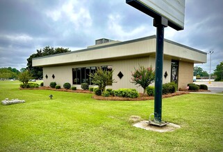 1727 N Roberts Ave, Lumberton, NC for lease Building Photo- Image 1 of 4