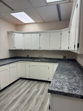 1655 W Market St, Akron, OH for lease Interior Photo- Image 2 of 4