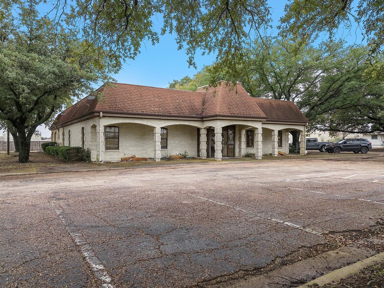 7000 US Hwy 84, Waco, TX à louer - Photo principale - Image 1 de 4