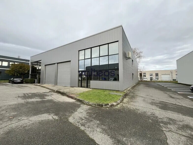Flex in Toulouse for lease - Building Photo - Image 1 of 8