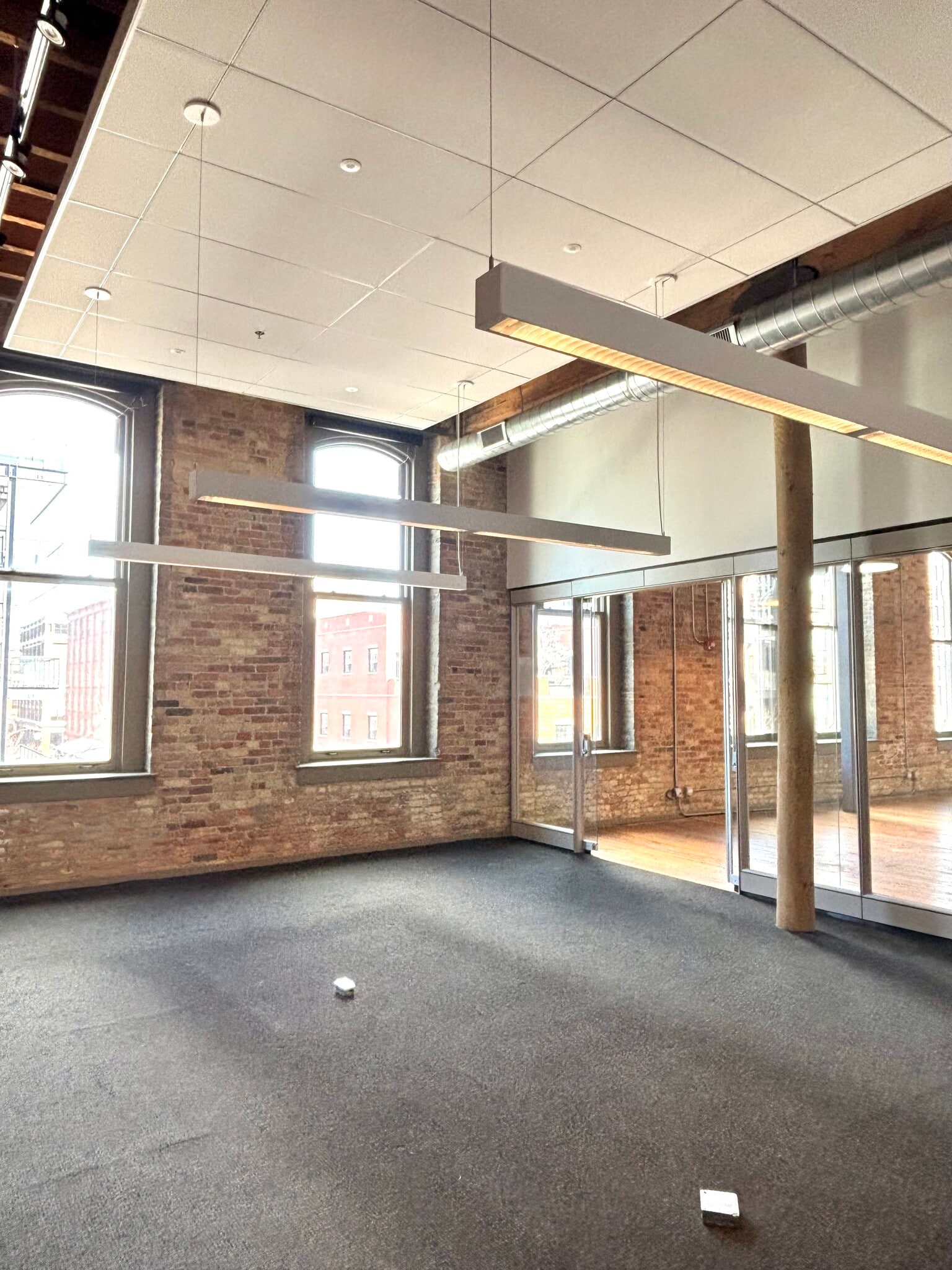 1027-1031 W Madison St, Chicago, IL for lease Interior Photo- Image 1 of 10