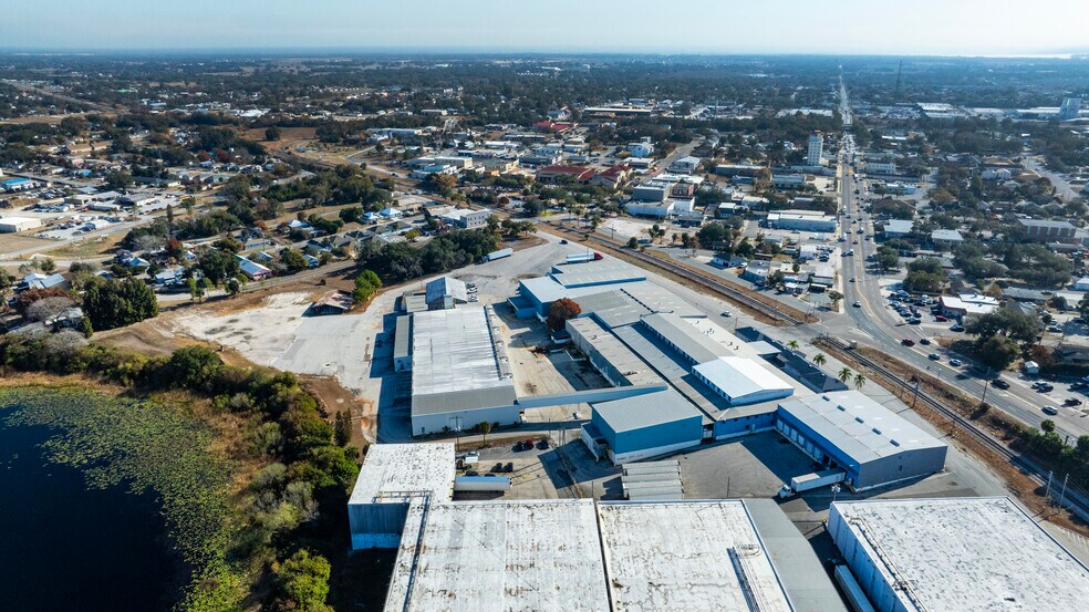 8 Railroad Ave, Haines City, FL à vendre - Photo du bâtiment - Image 3 de 11