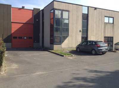 Office in La Courneuve for lease - Building Photo - Image 2 of 9