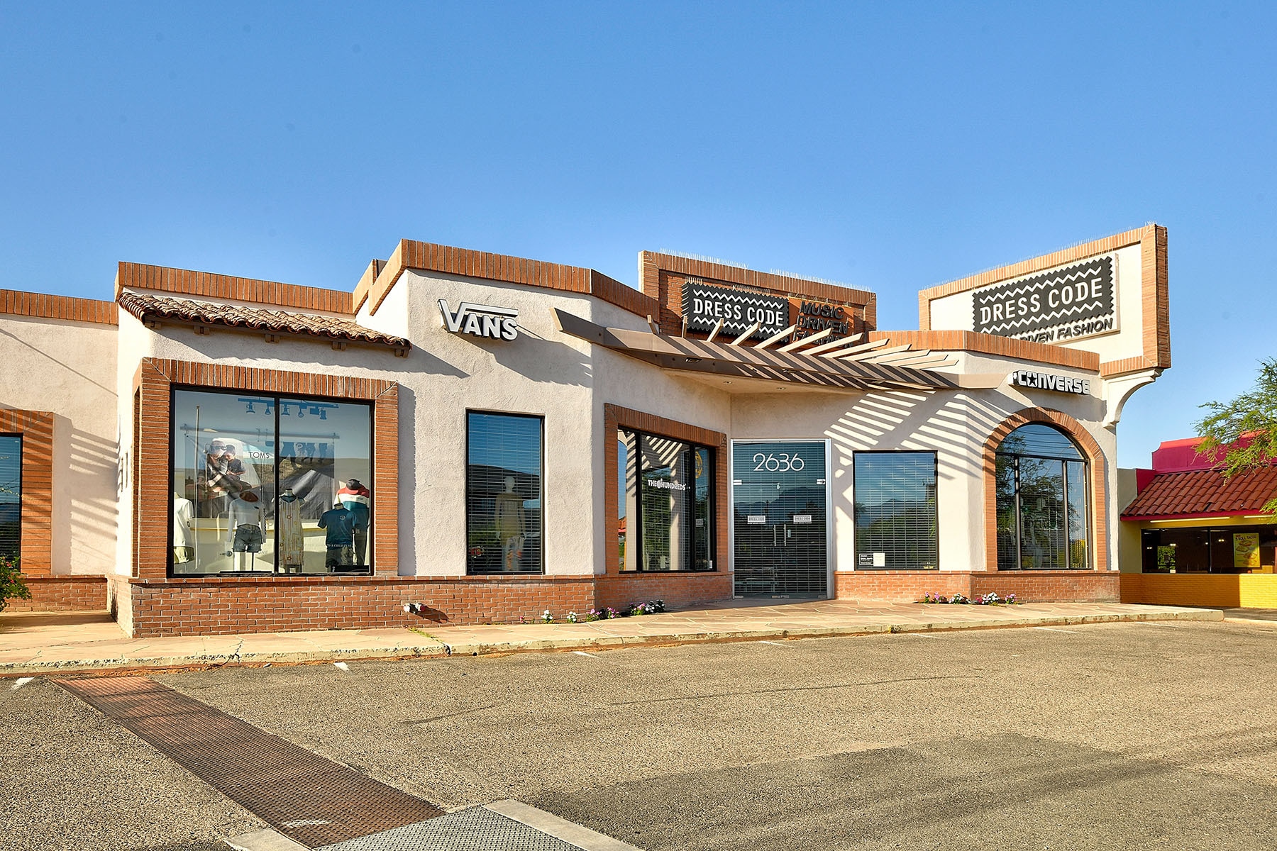 2636-2640 E Broadway Blvd, Tucson, AZ for lease Interior Photo- Image 1 of 4