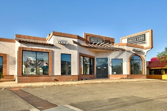 2636-2640 E Broadway Blvd, Tucson, AZ for lease Interior Photo- Image 1 of 4