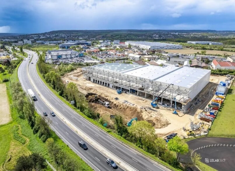 Office in Conflans-Sainte-Honorine for lease - Building Photo - Image 3 of 12