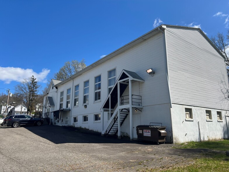 39 Crown St, Waterbury, CT for sale - Building Photo - Image 2 of 4