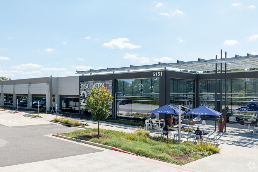 5151 McCrimmon Pky, Morrisville, NC for lease - Building Photo - Image 1 of 21