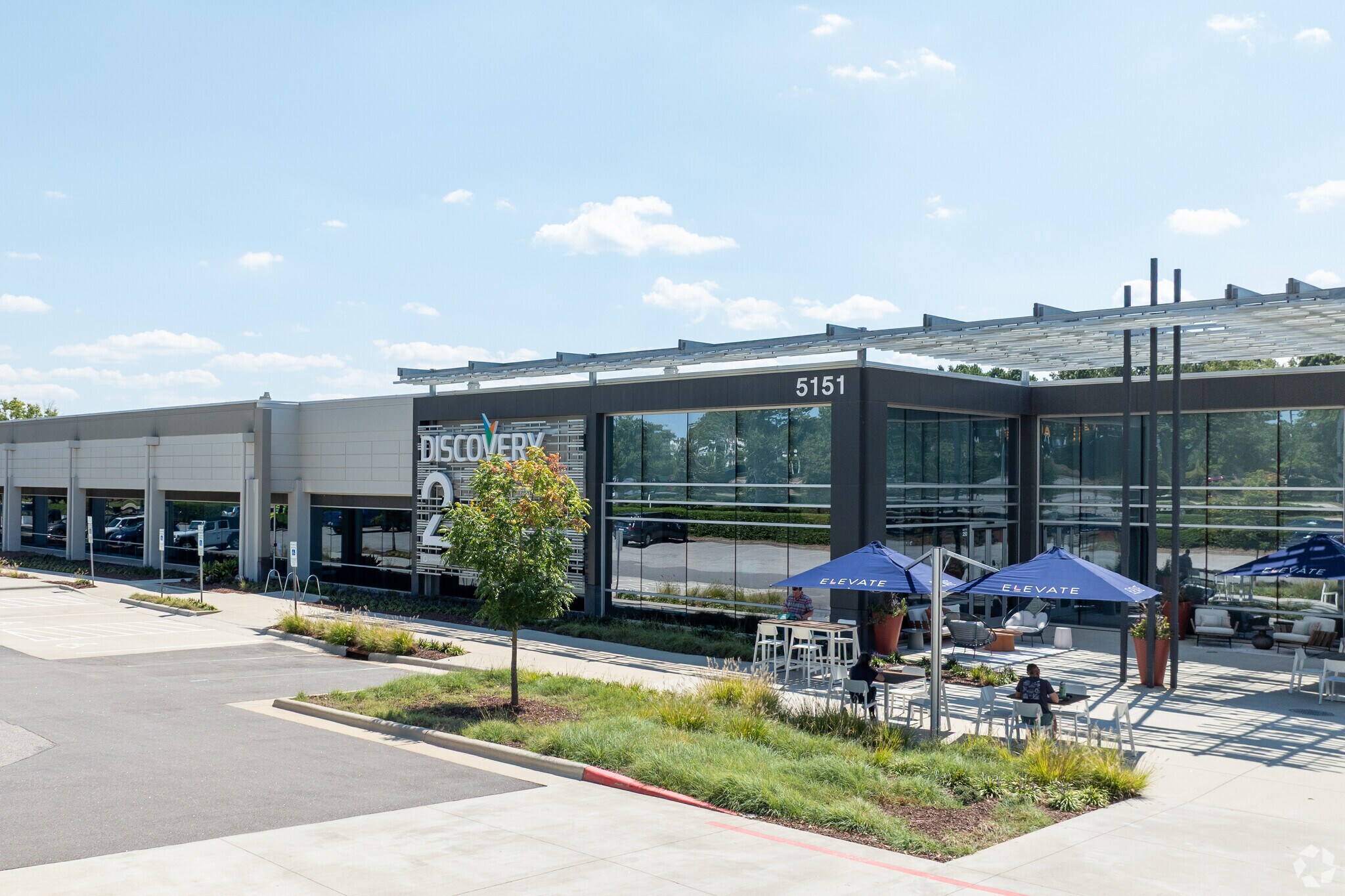 5151 McCrimmon Pky, Morrisville, NC for lease Building Photo- Image 1 of 22