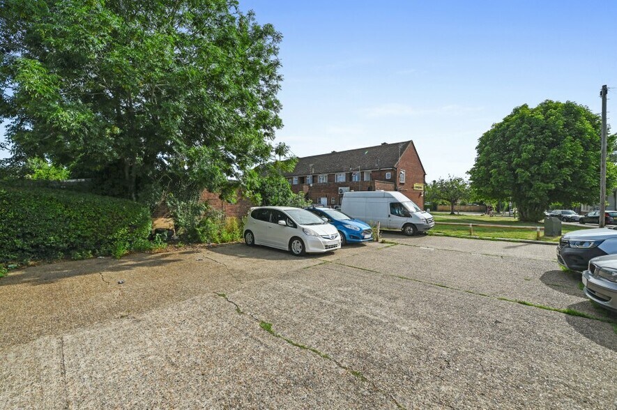 39-51 Elizabeth Road, Bishop's Stortford à vendre - Photo du bâtiment - Image 3 de 8