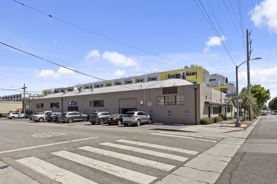 2948 Colorado Ave, Santa Monica, CA for lease - Building Photo - Image 1 of 4