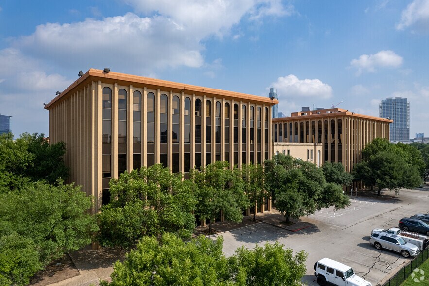 150 Riverside Dr E, Austin, TX à louer - Photo du bâtiment - Image 1 de 6