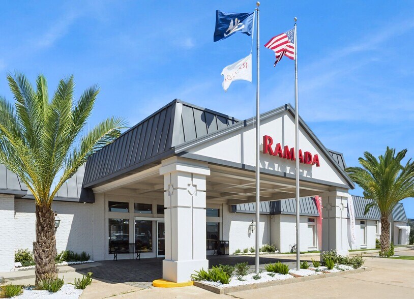 1400 W Tunnel Blvd, Houma, LA à louer - Photo du bâtiment - Image 2 de 6