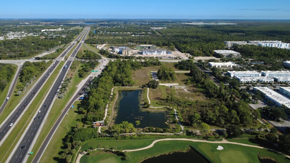 28051 Hunters Ridge Blvd, Bonita Springs, FL à vendre - Aérien - Image 3 de 10