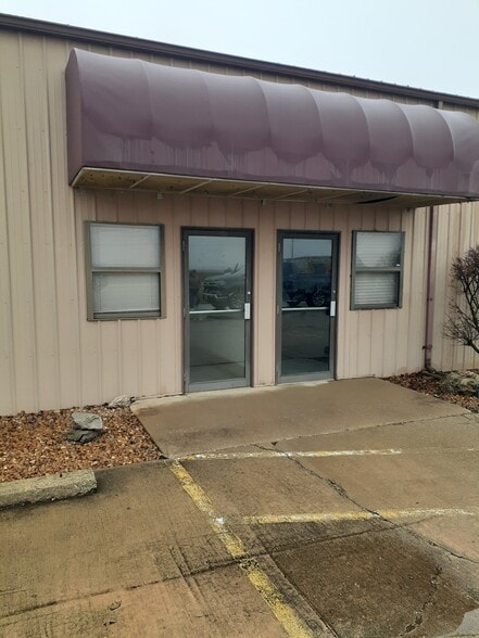 4310 Horseshoe Lake Rd, Pontoon Beach, IL for lease - Building Photo - Image 2 of 6