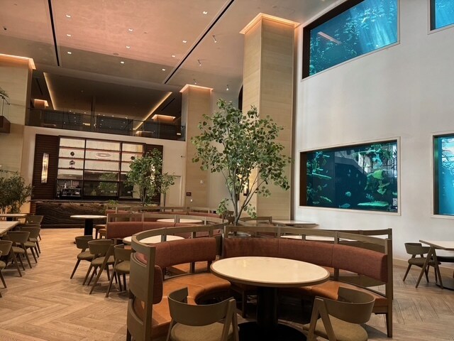 2490 Kalakaua Ave, Honolulu, HI à louer - Photo intérieure - Image 2 de 11