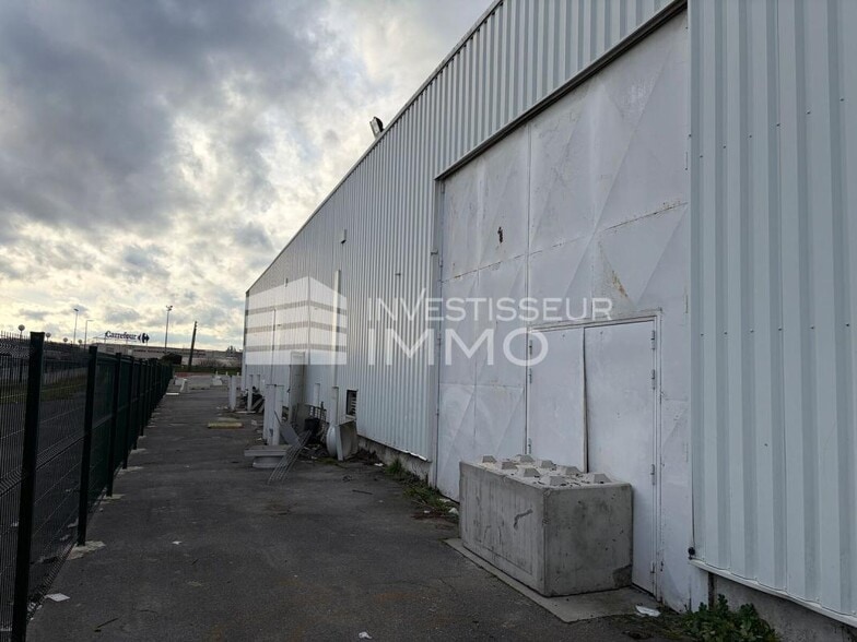 Retail in Claye Souilly for lease - Building Photo - Image 2 of 6