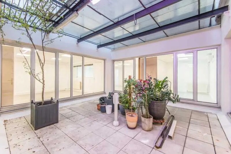 Office in Suresnes for lease - Interior Photo - Image 1 of 9