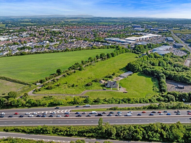 7 Langloan Rd, Loanhead à vendre - Photo du bâtiment - Image 3 de 8