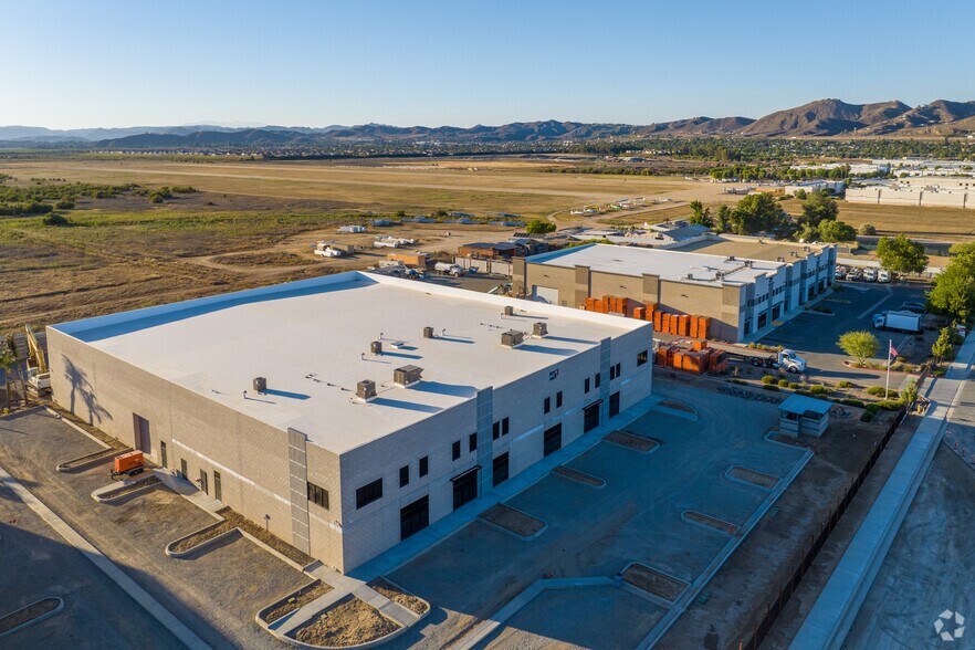 32113 Corydon St, Lake Elsinore, CA for lease - Building Photo - Image 3 of 5