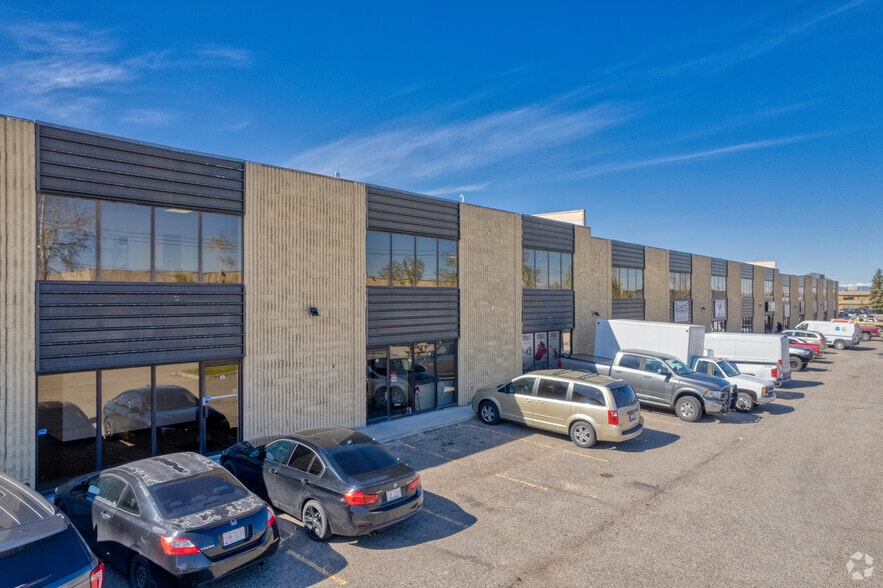 4063 74th Ave SE, Calgary, AB for lease - Primary Photo - Image 1 of 6
