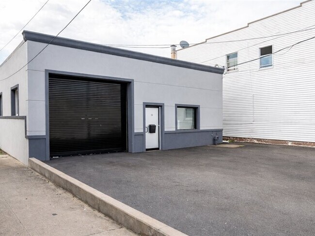 More details for 28 Willowdale Ave, Port Washington, NY - Industrial for Sale