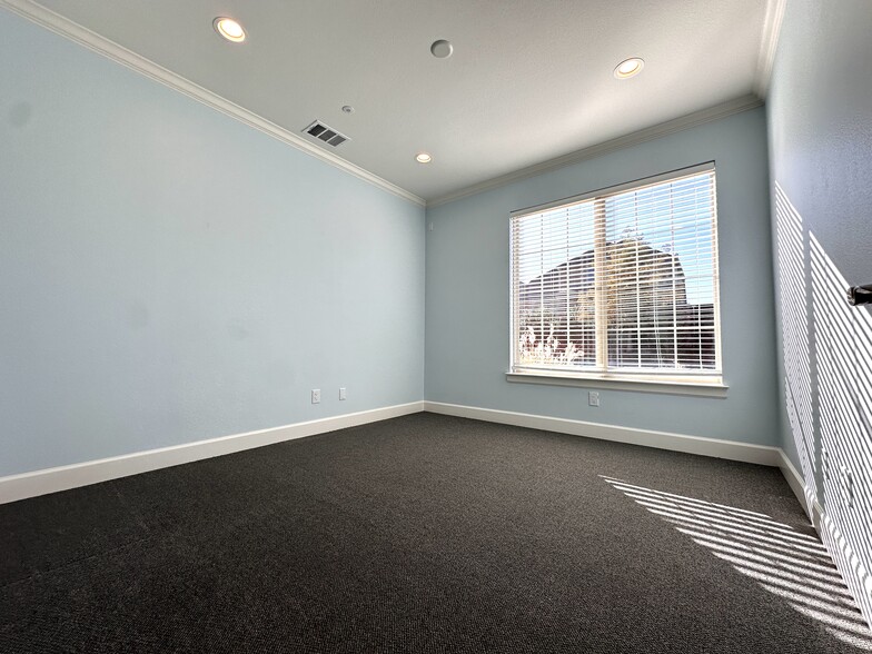 8951 Collin McKinney Pky, McKinney, TX for lease - Building Photo - Image 3 of 21