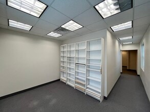 21 Willow Pond Way, Penfield, NY à louer Photo intérieure- Image 2 de 4