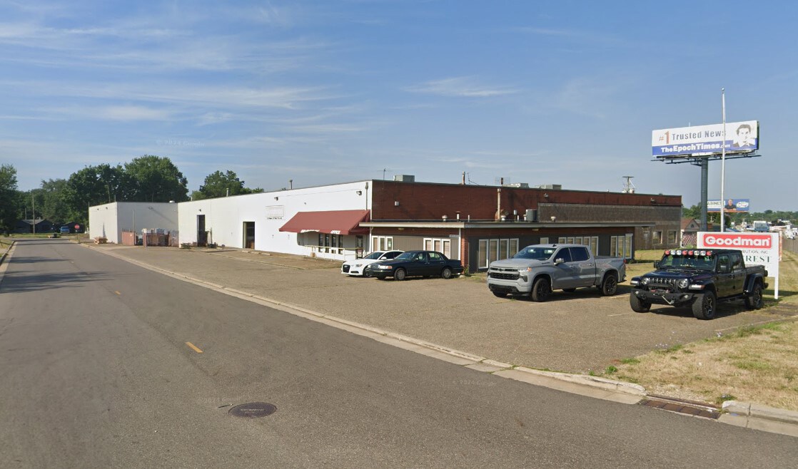 2580 Atlantic Blvd NE, Canton, OH à louer Photo du bâtiment- Image 1 de 4