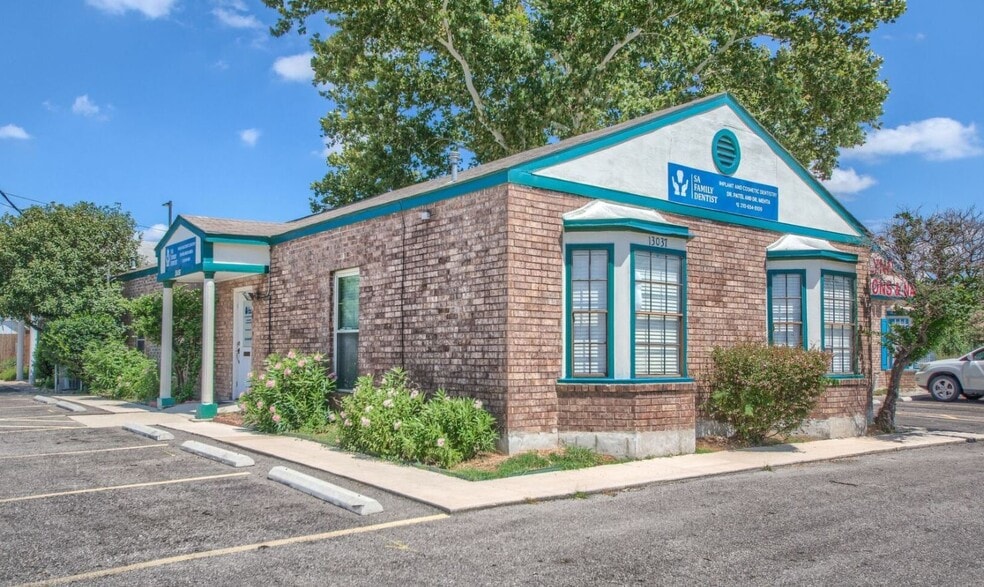 13037 Nacogdoches Rd, San Antonio, TX for lease - Building Photo - Image 2 of 2