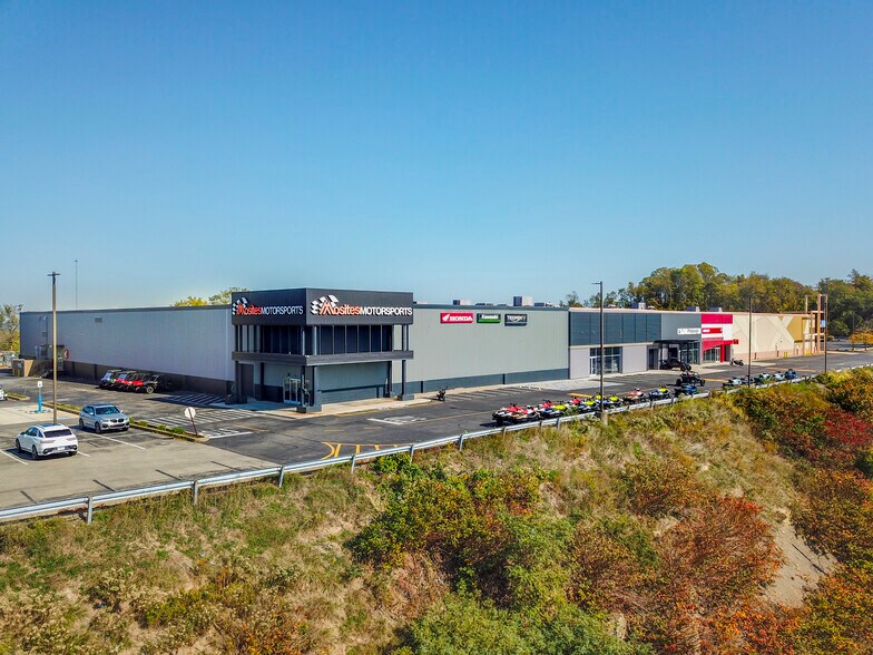 1701 Lincoln Hwy, North Versailles, PA à louer - Photo du bâtiment - Image 1 de 8