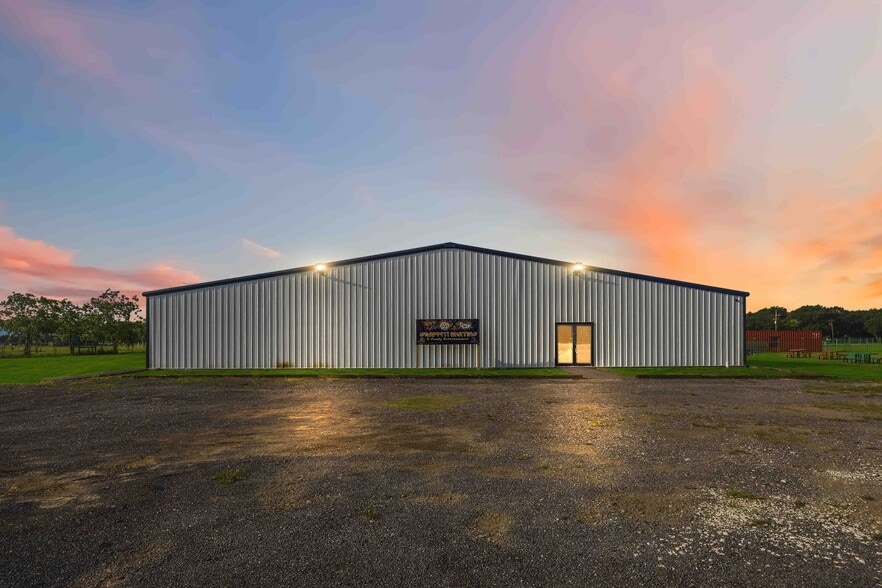 1061 County Road 6111, Dayton, TX for sale - Building Photo - Image 3 of 62