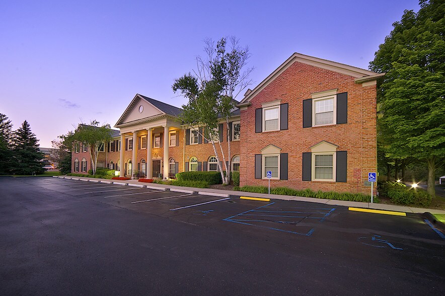 31700 Telegraph Rd, Bingham Farms, MI à louer - Autre - Image 3 de 6