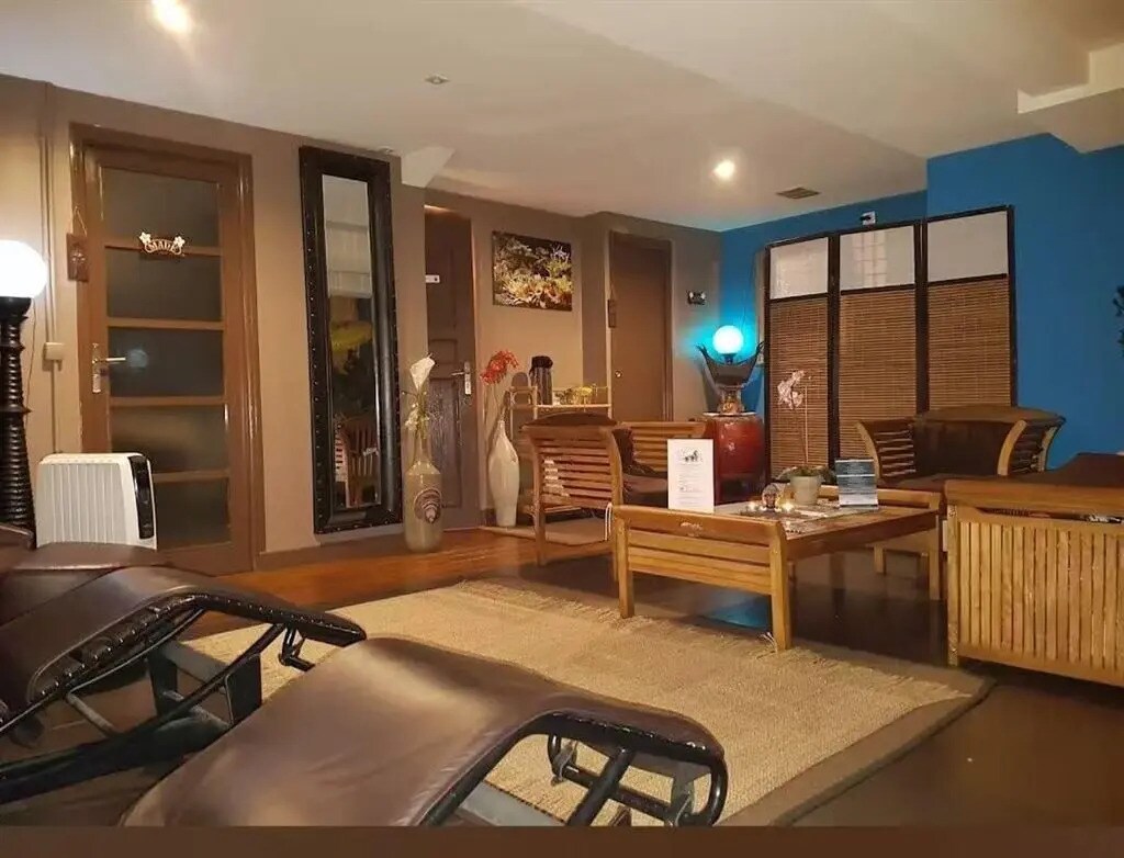 8 Rue Guillaume Bertrand, Paris for lease Building Photo- Image 1 of 11