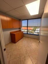 2021 E Commercial Blvd, Fort Lauderdale, FL à louer Photo intérieure- Image 2 de 6