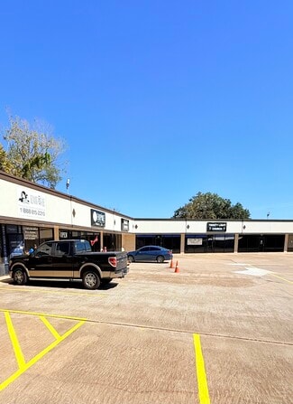 More details for 716 W Plantation Dr, Clute, TX - Retail for Lease