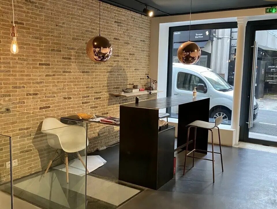 Retail in Paris for lease Interior Photo- Image 1 of 5