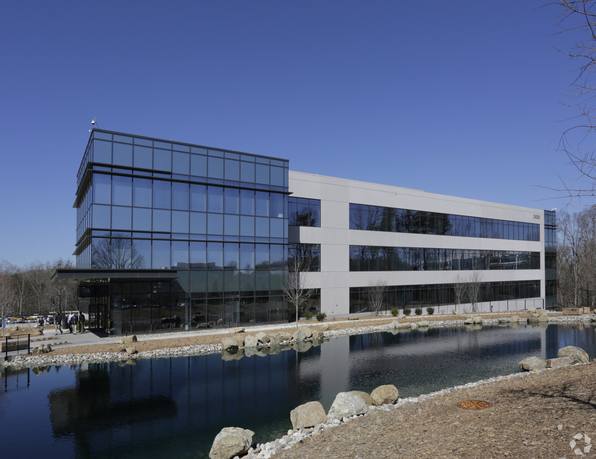 2425 Cascade Pointe Blvd, Charlotte, NC for lease Primary Photo- Image 1 of 5