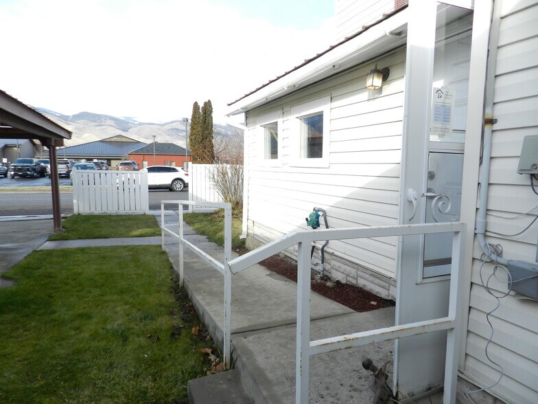 901 Main St, Salmon, ID à vendre - Photo du bâtiment - Image 2 de 35