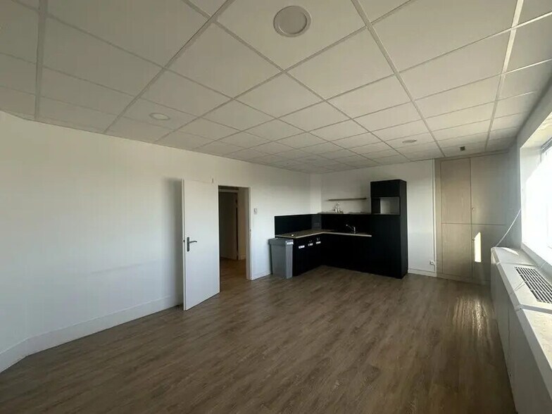 Office in Schiltigheim for sale - Interior Photo - Image 2 of 9