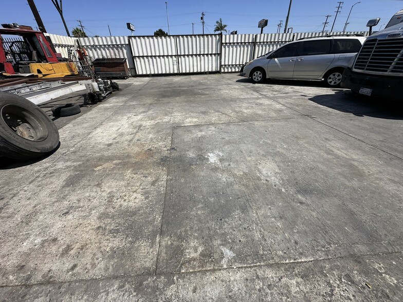 1412 E Pacific Coast Hwy, Wilmington, CA for sale - Primary Photo - Image 3 of 4