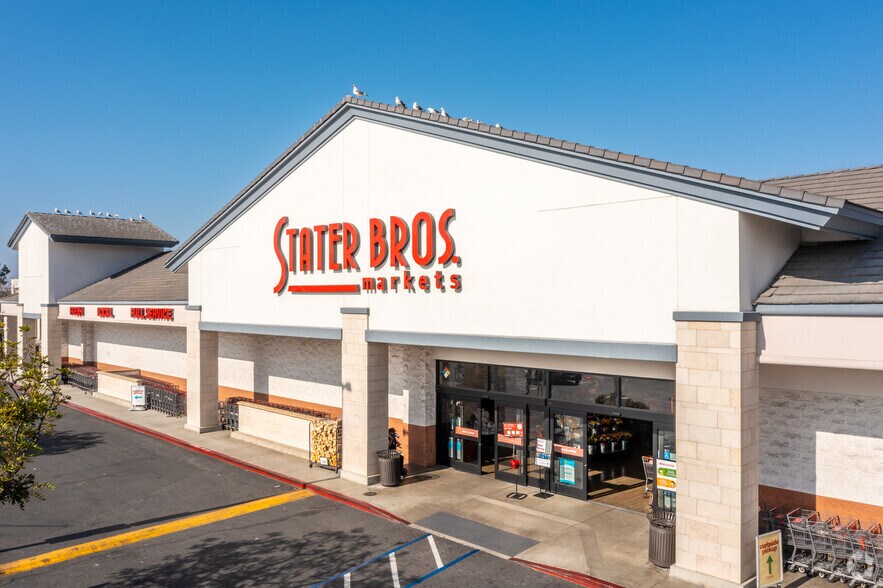 7011-7251 Warner Ave, Huntington Beach, CA à louer - Photo du bâtiment - Image 3 de 8