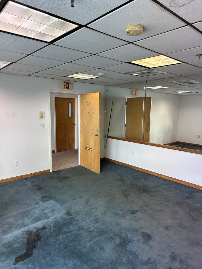 152 Lynnway, Lynn, MA 01902 - Unit 3B -  - Interior Photo - Image 2 of 18