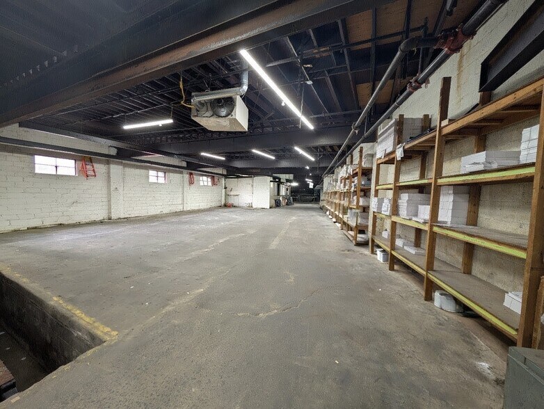 220-232 Grant St, Perth Amboy, NJ à louer - Photo du bâtiment - Image 3 de 5