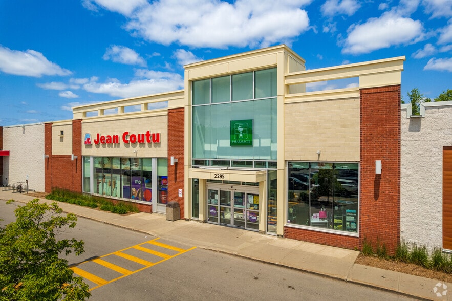 2305 Av Du Marché, St-Lin-Laurentides, QC à louer - Photo du bâtiment - Image 3 de 9