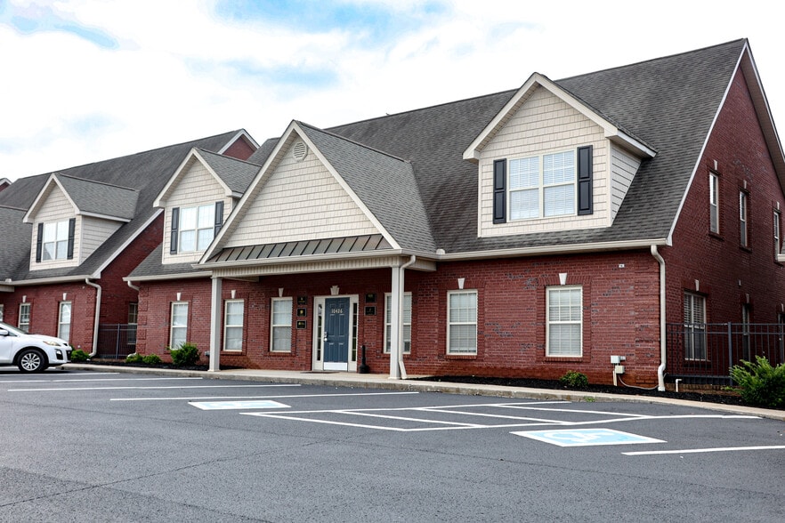 10426 Jackson Oaks Way, Knoxville, TN for lease - Building Photo - Image 2 of 3